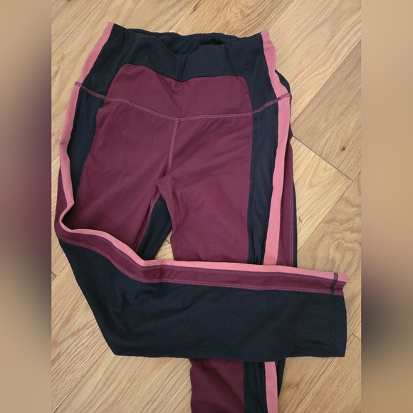 Titika Activewear set - leggings & top - Picture 9 of 10